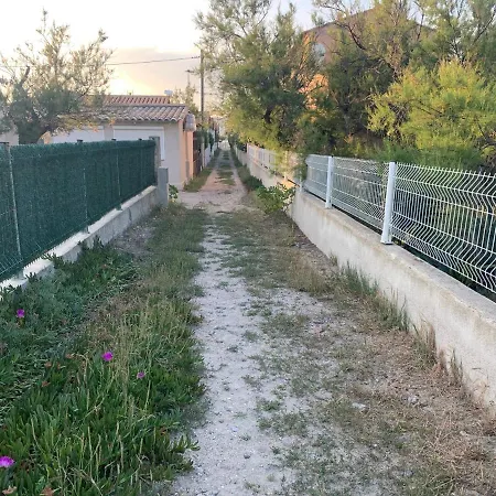 펜션 Villa Plage Les Pieds Dans L'Eau 프롱티냥