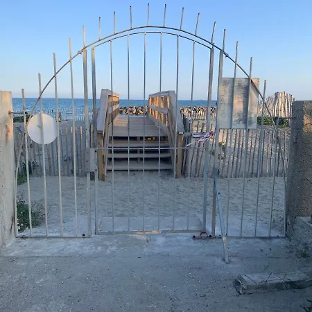 펜션 Villa Plage Les Pieds Dans L'Eau 프롱티냥